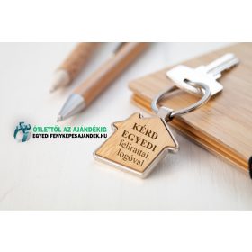   Ház formájú  bambusz kulcstartó, gravírozással is kérhető