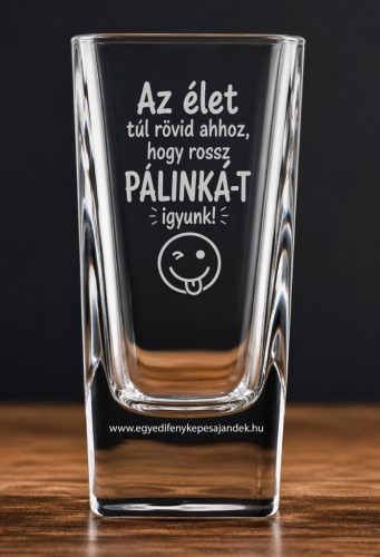 Gravírozott feles, pálinkás pohár egyedi felirattal – névvel vagy saját szöveggel